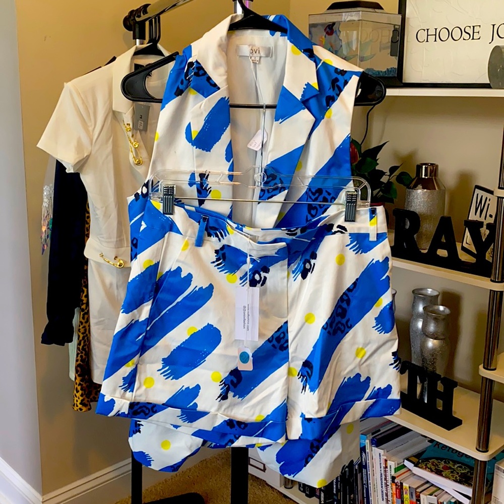 Jazzy blue, yellow, white and black 2 piece set